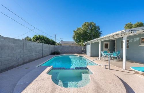 Daley Park House | The Tempe Tango POOL and SPA Cute House