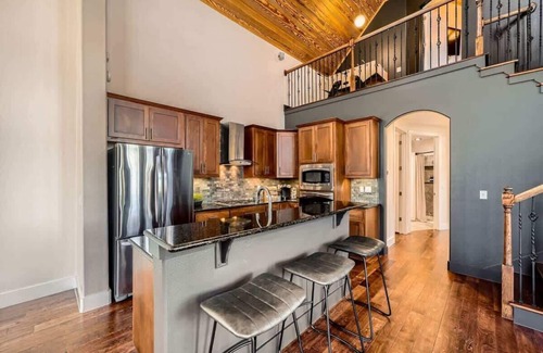 Georgetown House | The Terra Cottage-Guest house with a pool in GTX!