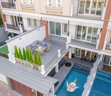 Nong Chaeng House | The Terrace 209 By Pratumnak Pool Villa
