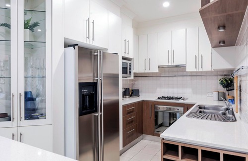 North Adelaide House | The Terrace - Adelaide Oval, Cafes, CBD, Shopping