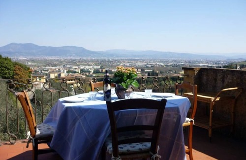 Lastra a Signa Apartment | THE TERRACE - Apartment in Villa from the beginning of the 20th century