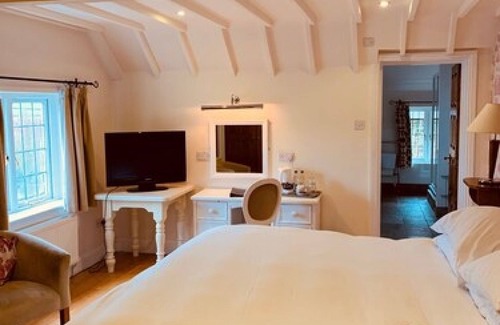 Cannards Grave Hotel | The Thatched Cottage Inn