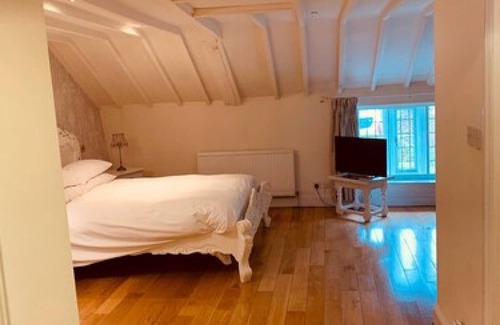 Cannards Grave Hotel | The Thatched Cottage Inn