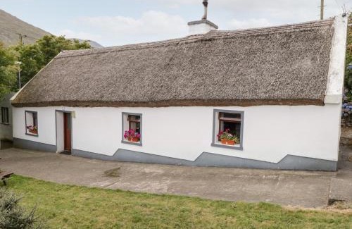 Liscarney House | The Thatched Cottage