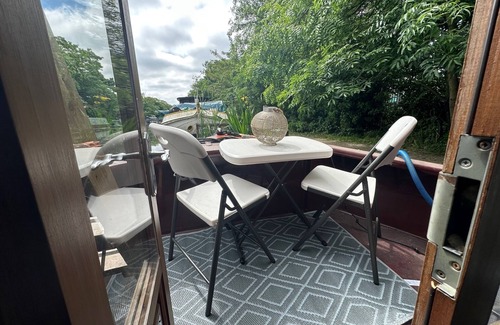 Uxbridge South Boat Rental | The Thistle Dream Widebeam Boat