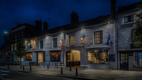 Hungerford Hotel | The Three Swans Hotel, Hungerford, Berkshire - The Coaching Inn Group