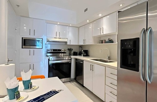 Hollywood South Central Beach Apartment | THE TIDES - 8th Floor (O) - 2 bedrooms