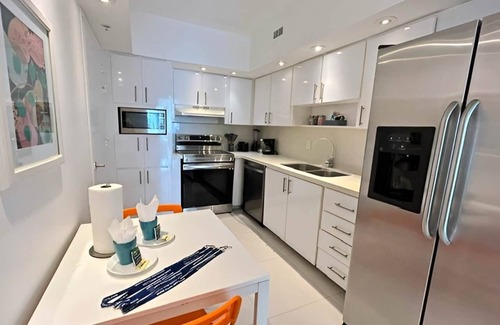Hollywood South Central Beach Apartment | THE TIDES - 8th Floor (O) - 2 bedrooms