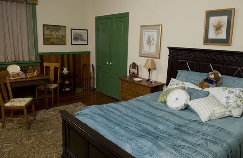 Ashland Bed & Breakfast | The Tinder Guest House