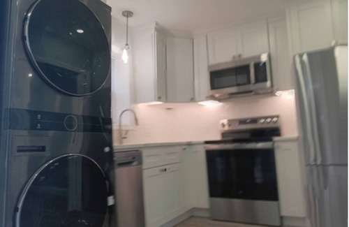 Mount Pleasant Apartment | The Tiny-Lux at Atwells Ave Laundry APT. Parkingnn