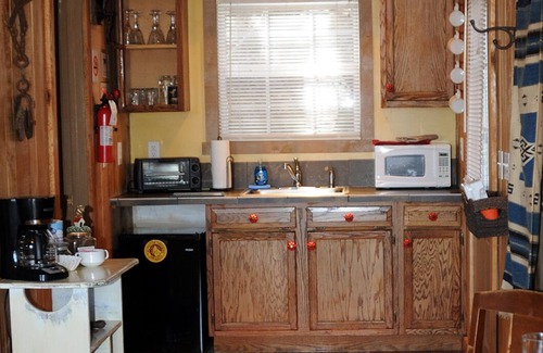 Sparta House | "The ToolShed" a Pet Friendly Cabin near Fall Creek Falls!, The Toolshed Hillside Cabin With a View .
