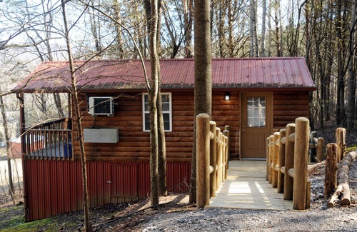 Sparta House | "The ToolShed" a Pet Friendly Cabin near Fall Creek Falls!, The Toolshed Hillside Cabin With a View .