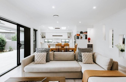 Central Mudgee House | The Top Spot - A Modern All-Season Retreat
