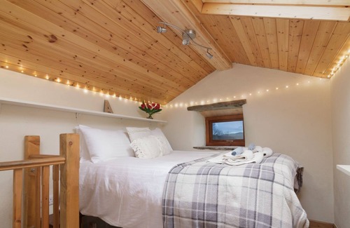Patrick Cottage | The Tower - sleeps 2 guests in 1 bedroom