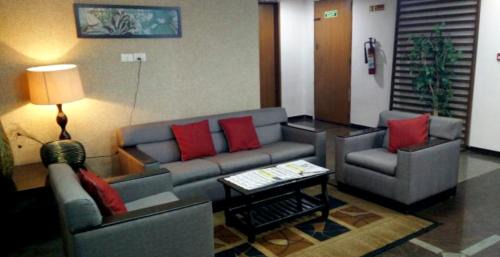 Thoraipakkam Hotel | The Townhall (Unit of Prohotel)