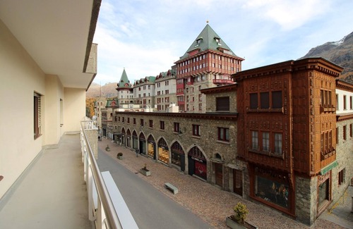 St. Moritz Apartment | The traditional residential building "Au Reduit" is located in the heart of St.