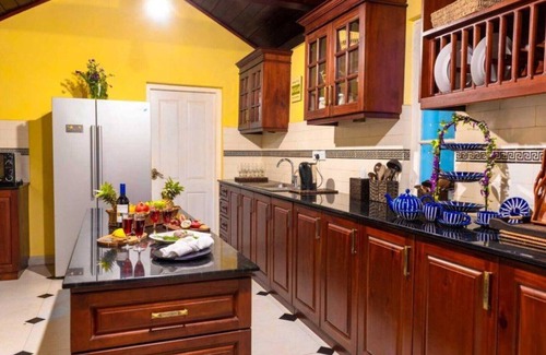 Nuwara Eliya House | The Tranquil Brockenhurst Bungalow In High Mountain Region Nuwara eliya for 12