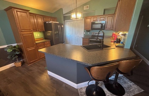 Crawfordville House | The Tranquil Trio - WiFi, Firepit, Full Kitchen, Netflix, Theatre Seats & More!