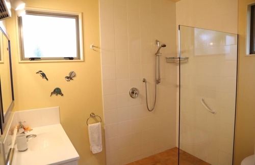 Ahipara Apartment | The Treasure Trove Studio