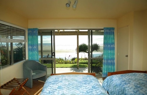 Ahipara Apartment | The Treasure Trove Studio