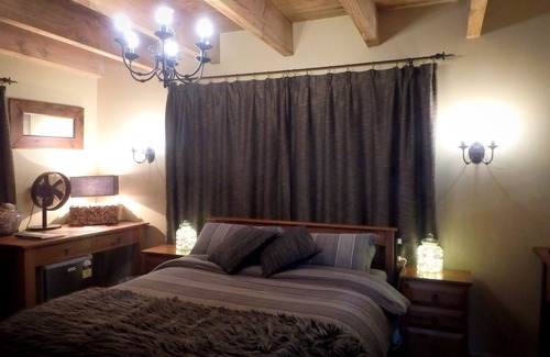 Cheviot Bed & Breakfast | The Tree House Lodge - Bed & Breakfast