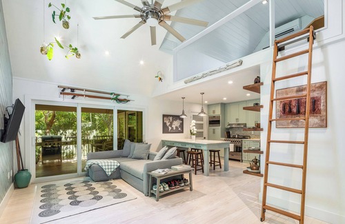 Little Torch Key House | The Tree-House: Tropical getaway in a lush private jungle property!