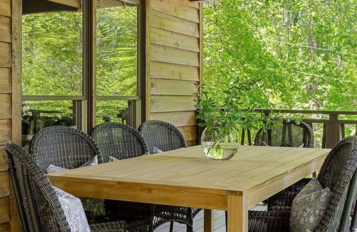 Lancaster House | The Treehouse Cabin Mins to Center Hill Marina Caney Fork River Edgar Evins Park