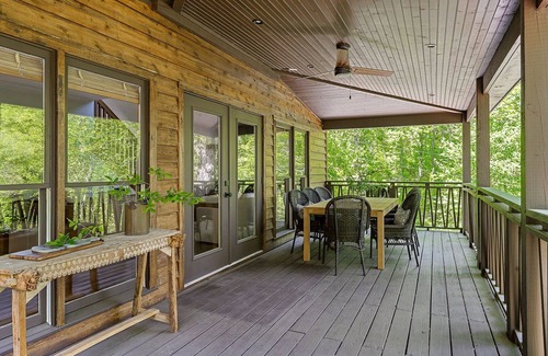 Lancaster House | The Treehouse Cabin Mins to Center Hill Marina Caney Fork River Edgar Evins Park
