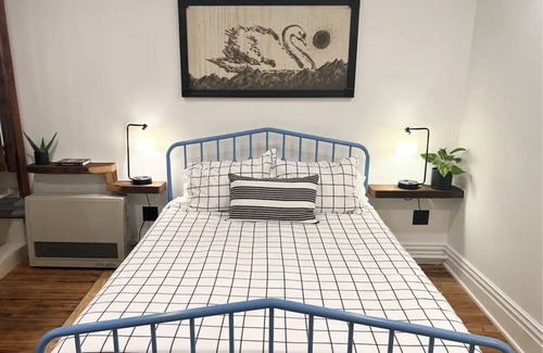 Thomas Apartment | "The Tribute" a flat from Creature and Bloom