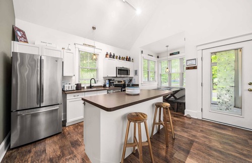 Cherry Valley House | The Trillium - 2 Pine Forest