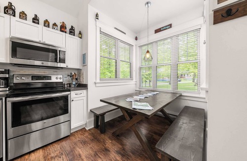 Cherry Valley House | The Trillium - 2 Pine Forest