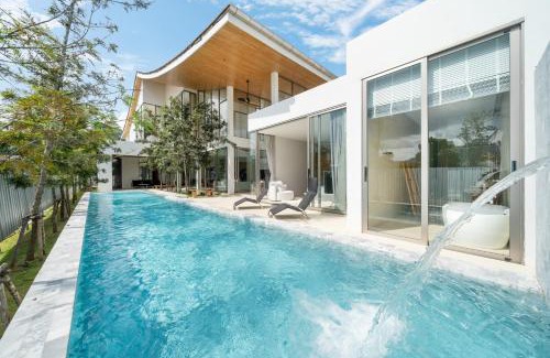 Bang Tao Villa | The Trinity new modern 5BR villa with 20M Pool -C1