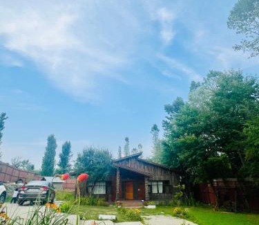 Srinagar House | The troutt stream