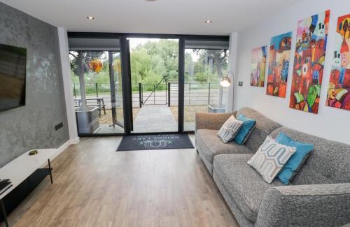 Thorpe House | The Tunnel at Bridge Lake Farm and Fishery