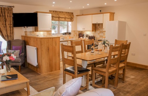 Acton Scott Cottage | THE TURNIP HOUSE, pet friendly, luxury holiday cottage in Westhope