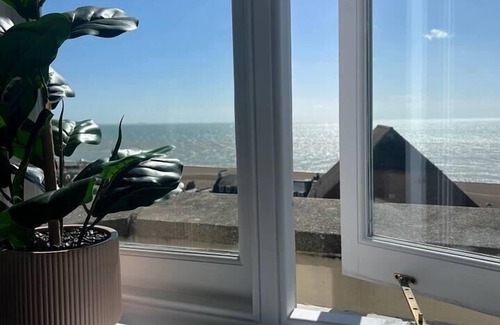 Folkestone Apartment | The Turret - The best view in folkestone