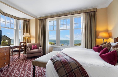 Machrihanish Hotel | The Ugadale Hotel and Cottages