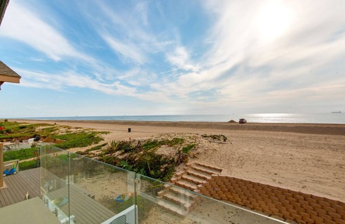 Sunset Beach House | The Ultimate Beach Front House Getaway