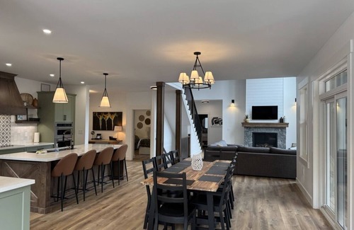 Dysart et al House | The Ultimate Multifamily Cottage Retreat - Privacy and lots of space