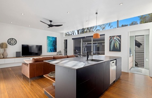 Emerald Beach House | The unique property sets the mood for relaxation and is perfect for a couple’s getaway