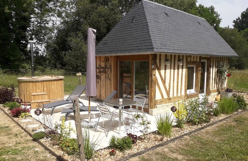 Cresseveuille Cottage | The Unusual Owl.
