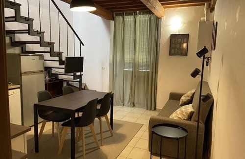 Livorno Apartment | The Upper House is an apartment with lofts