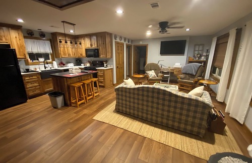 Mount Ida Apartment | The Upstairs Hideaway