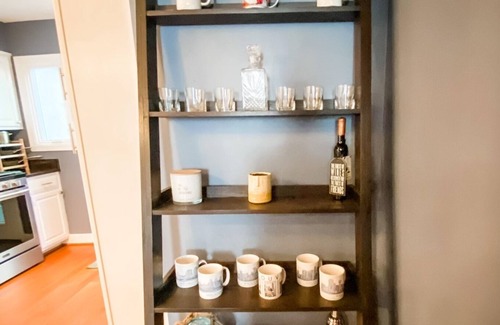 Old Town West House | The Urban Pineapple! Fun & Funky 2bdrm w/patio in Historic Old Town.