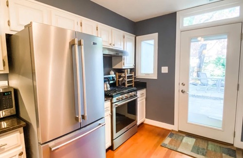 Old Town West House | The Urban Pineapple! Fun & Funky 2bdrm w/patio in Historic Old Town.