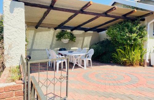 Greater Johannesburg Metropolitan Area Villa | The Valley, tranquil 3 bedroom home with pool