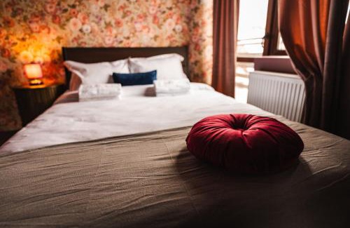 Bran Villa | The Vardo - Elegant Villa in Predelut