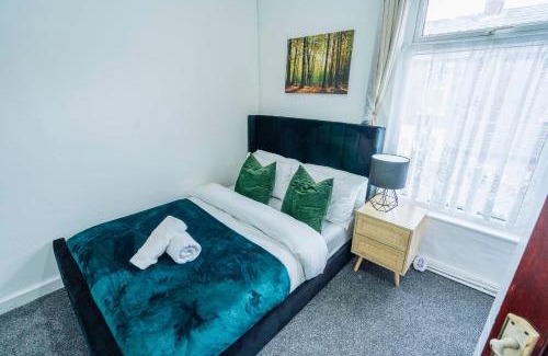 Liverpool Apartment | The Velvet Lounge