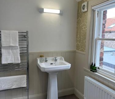 Norham Hotel | The Victoria Hotel,Bar,Bistro