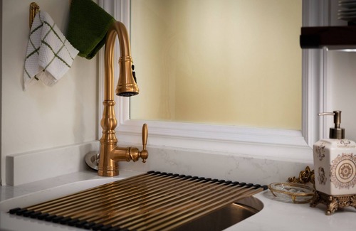 Orchard District Apartment | The Victorian Story at Midtown Manor
